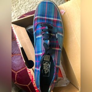 Vans Tartan Gum Plaid Classic. Shoes Unisex. Christmas vans!